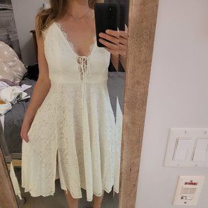 LULUS white dress